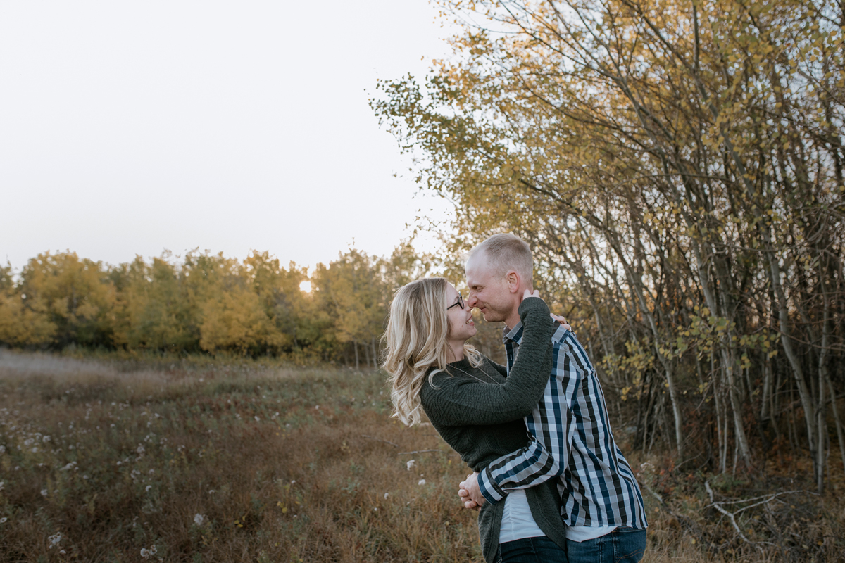 saskatoon saskatchewan fall couples session