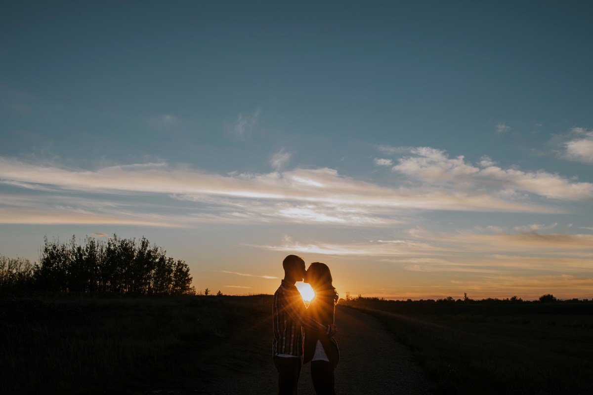 saskatoon saskatchewan fall couples session