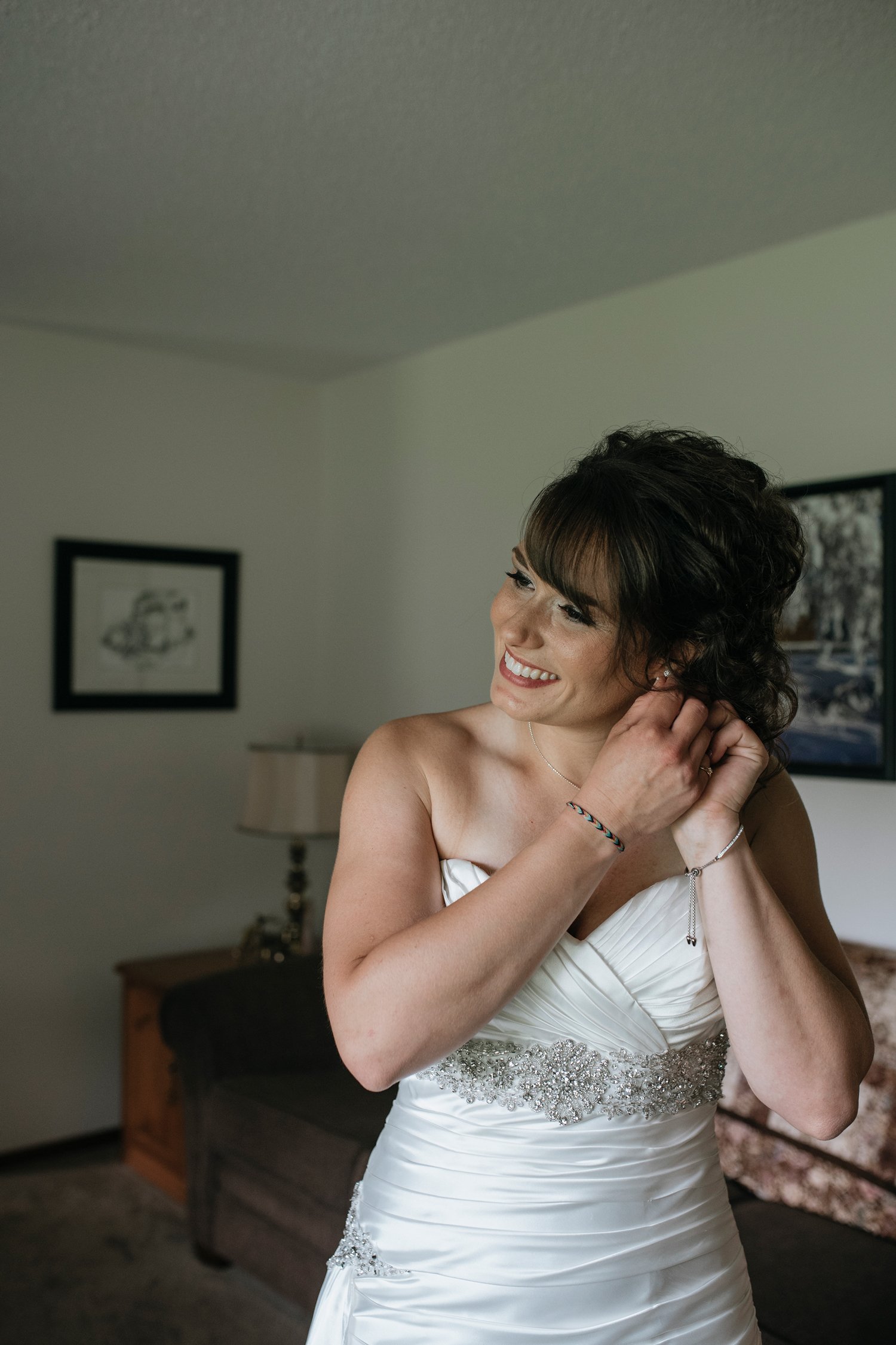 humboldt saskatchewan summer wedding bride getting ready
