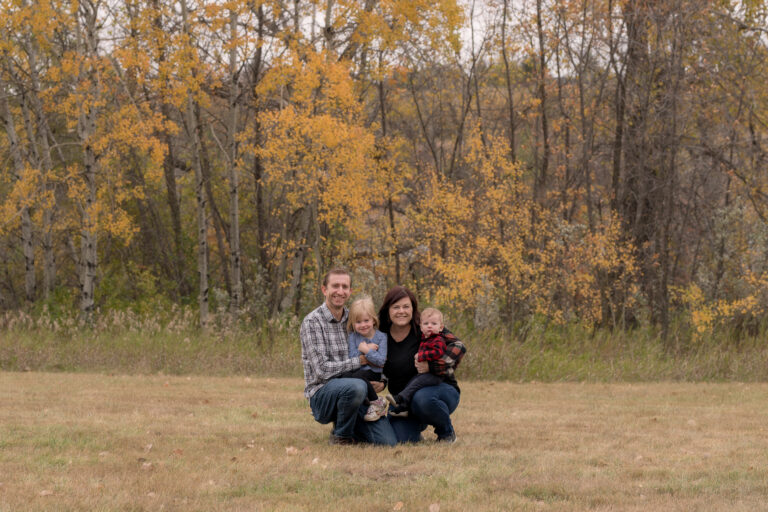 Saskatoon fall family photo with 2 small kids